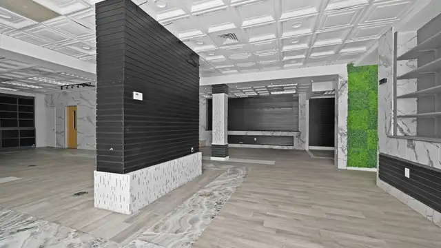 3340 Highland Rd thumbnail 4