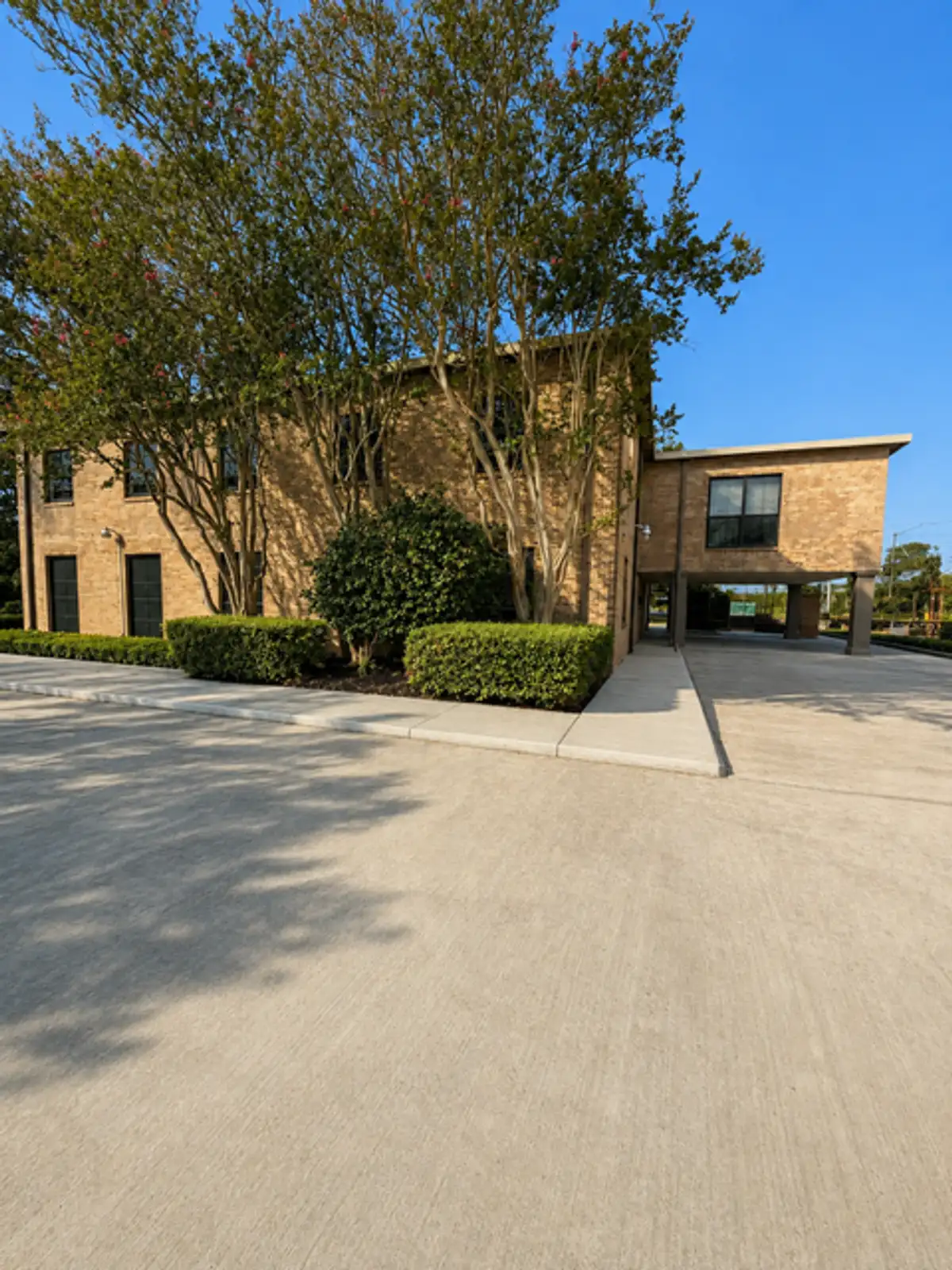 124 Heymann Blvd #203