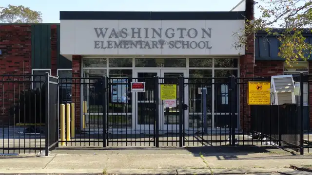 Former Washington Elementary School thumbnail 5