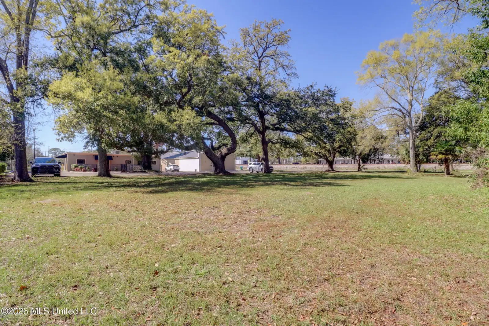 424 S Railroad St image 4