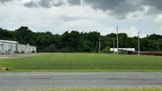 4924 Hazel Jones Rd thumbnail 3