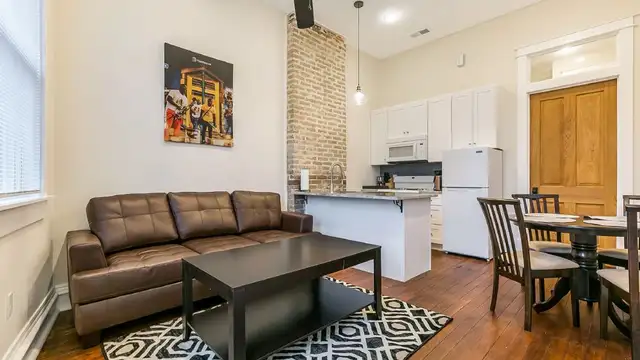 2 Unit Commercial Short Term Rental thumbnail 3