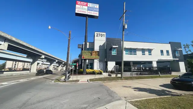 Medical / Office Space for Lease - 2701 N Causeway Blvd thumbnail 2