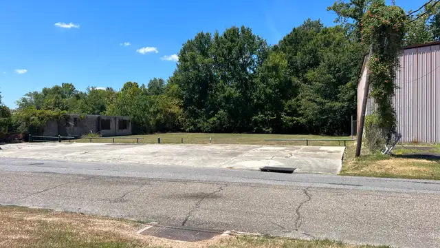 Large Warehouse For Sale thumbnail 3