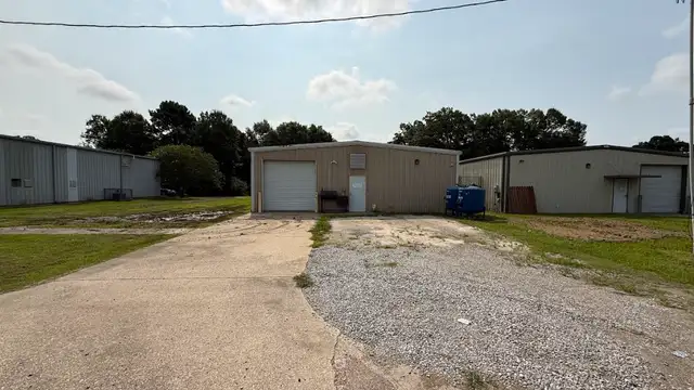 205 Four Park Rd thumbnail 3