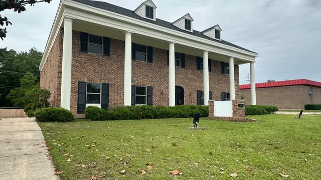 Youree - Stoner Office Building thumbnail 3