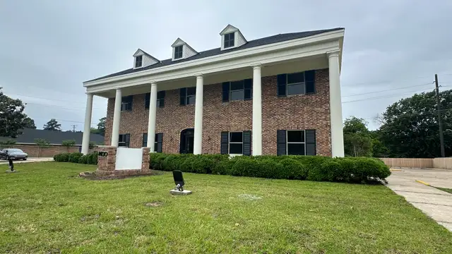 Youree - Stoner Office Building thumbnail 2
