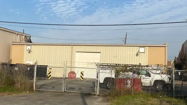 2710 Metairie Lawn Dr thumbnail 3