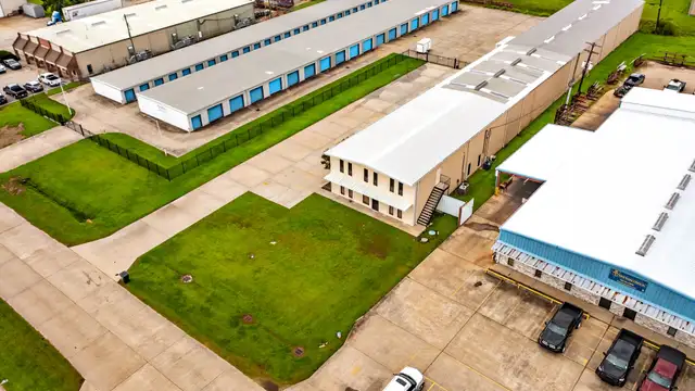 204 Venture Blvd. thumbnail 2