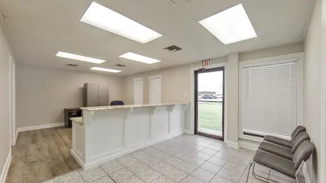 204 Venture Blvd. thumbnail 4