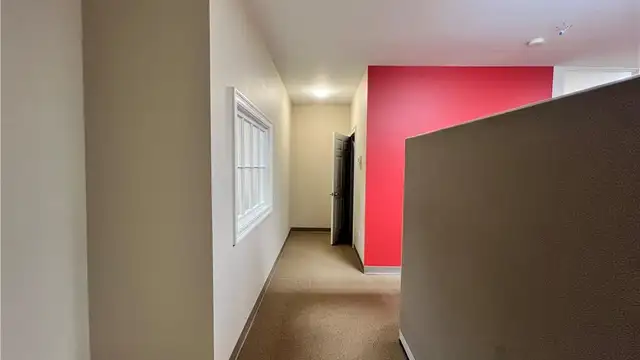Office Space Conveniently Located thumbnail 5