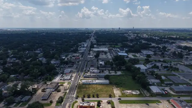 BTS on 0.83 Acres thumbnail 4