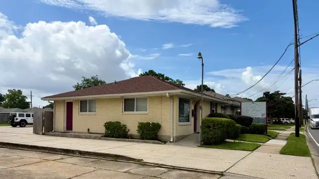 1513 Clearview Pkwy. thumbnail 2