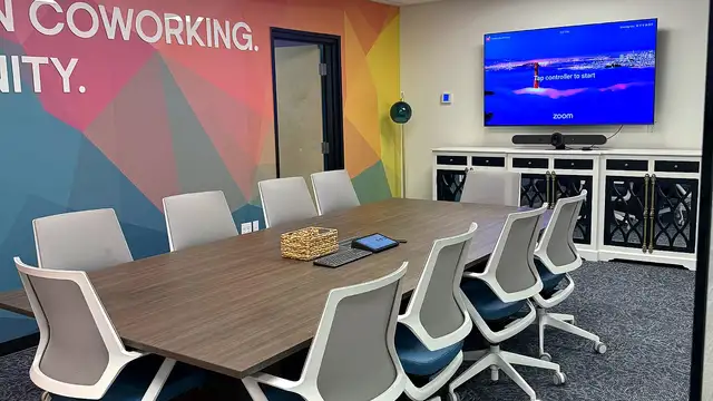 Suite 200 - Holiday Square Office thumbnail 3