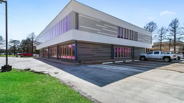 Professional Office Space For Lease thumbnail 5