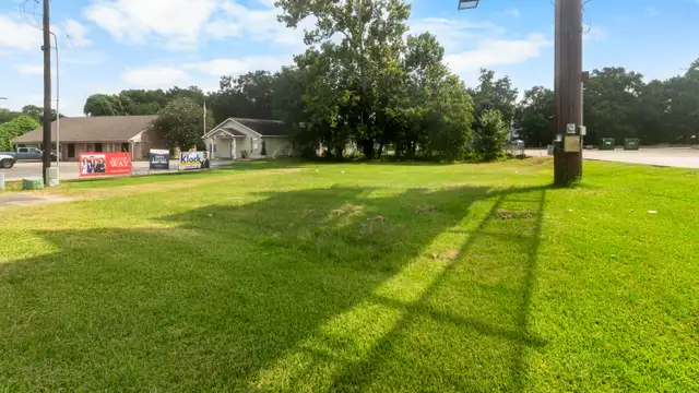2623 E Pinhook Rd thumbnail 2