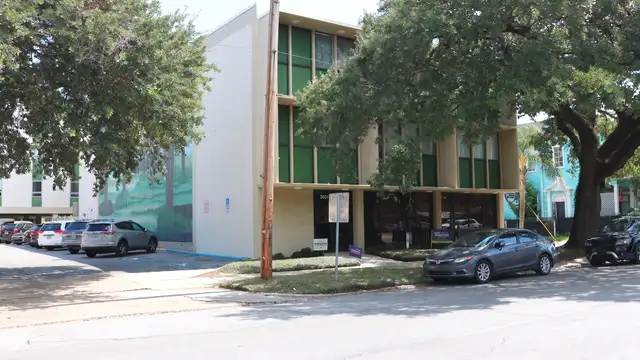 3801 Canal Office Building thumbnail 5