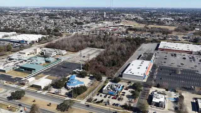 1705 Manhattan Blvd thumbnail 5