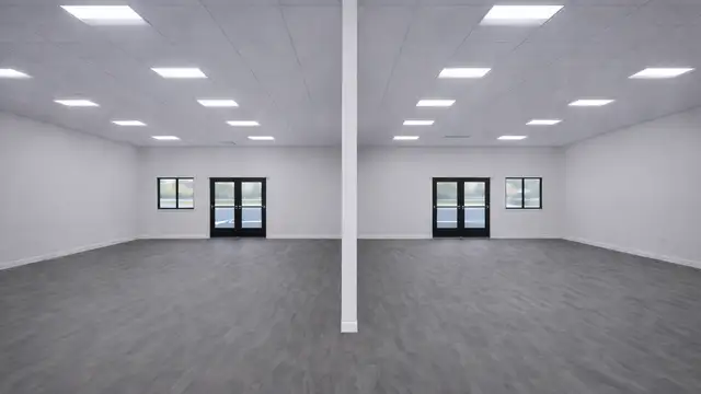 Modern Office / Retail Space – Delivered Fully Updated thumbnail 5