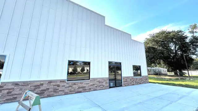 Modern Office / Retail Space – Delivered Fully Updated thumbnail 4