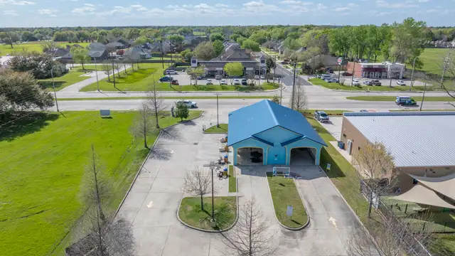 2849 Verot School Rd thumbnail 4