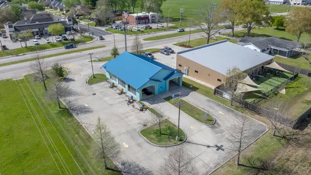 2849 Verot School Rd thumbnail 3