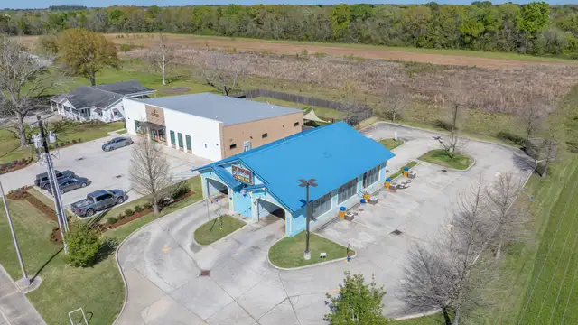 2849 Verot School Rd thumbnail 5