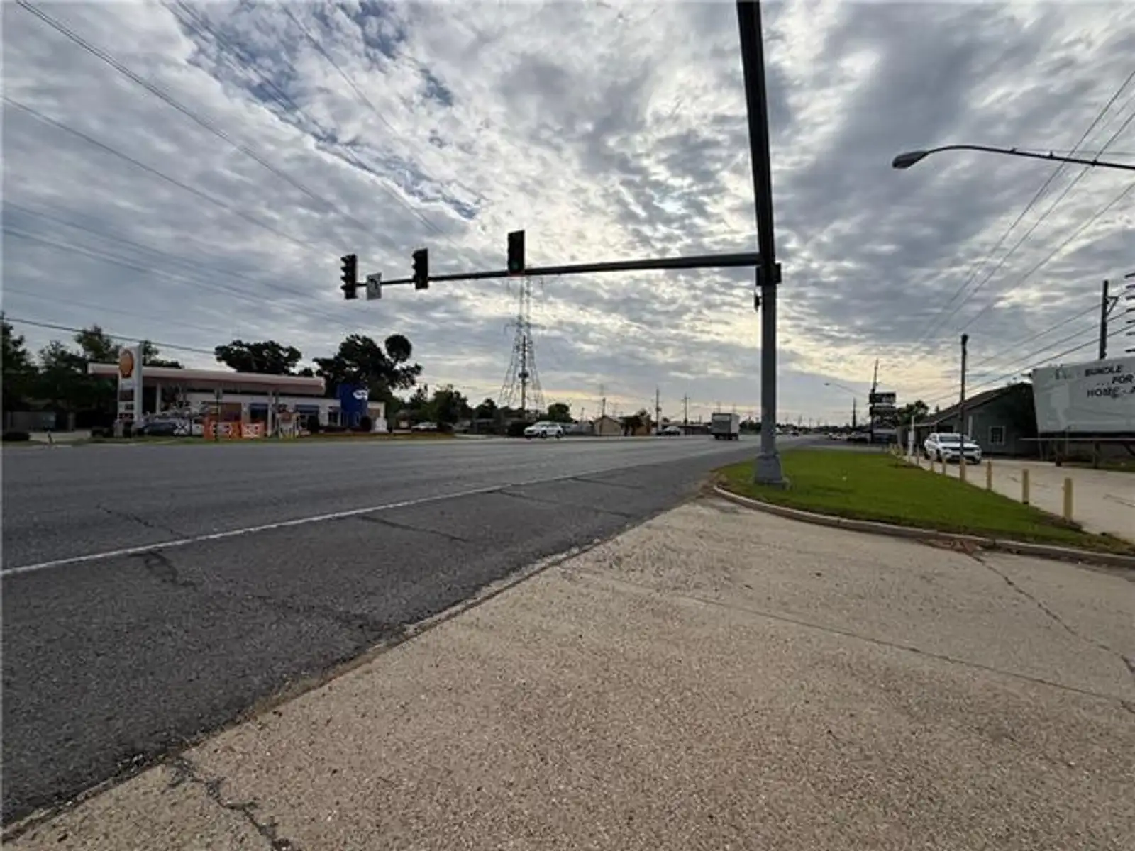 1201 W Airline Hwy image 5