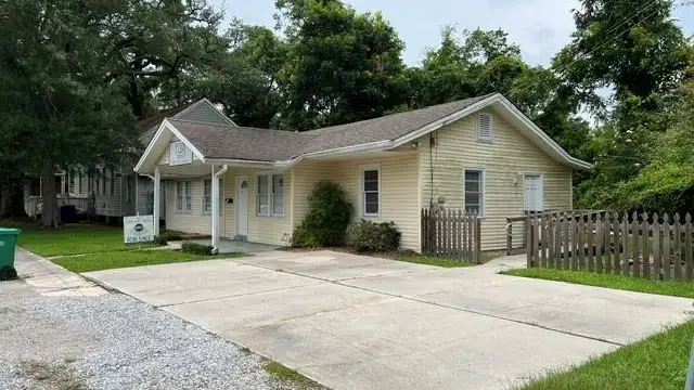 111 N Madison St thumbnail 4