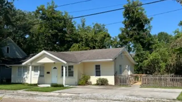 111 N Madison St thumbnail 2