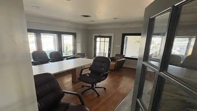 1659 Florida Blvd thumbnail 5