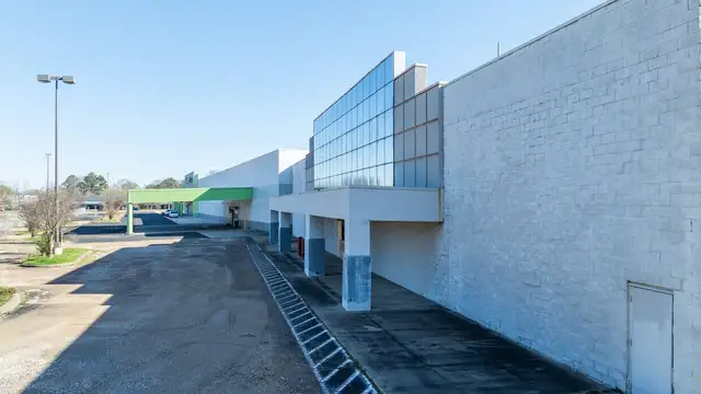 4708 Robinson Rd thumbnail 2