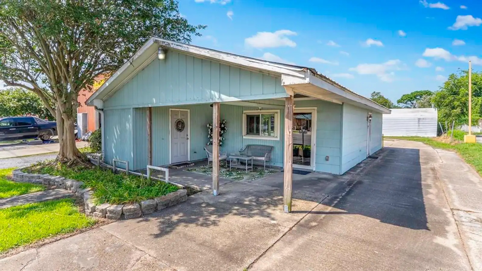1118 Grand Caillou Rd image 2