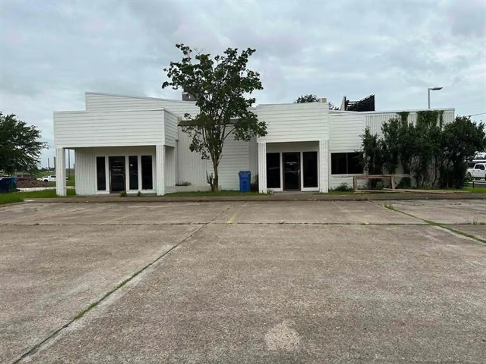 1528 E Prien Lake Rd, Lake Charles, LA 70601