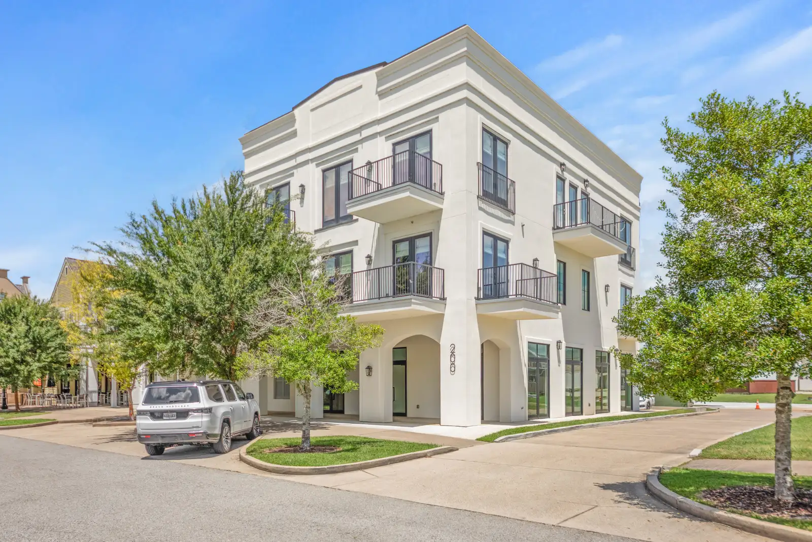 Mixed Use Class A Sugar Mill Pond Suites - 200 Prescott Blvd