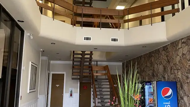 MOTIVATED LANDLORD! thumbnail 2