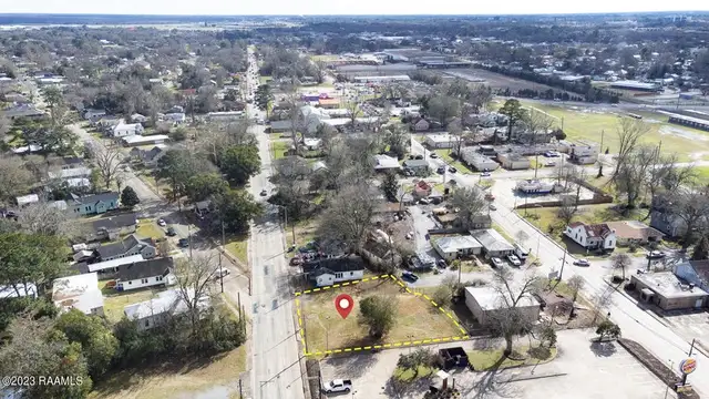 120 SE Evangeline Thruway thumbnail 3