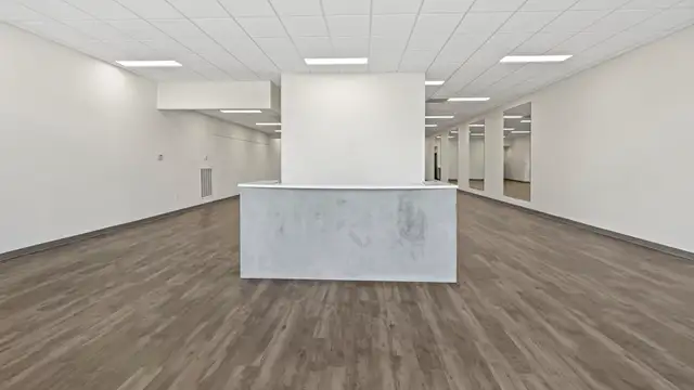 Prime Retail or Office For Lease thumbnail 5