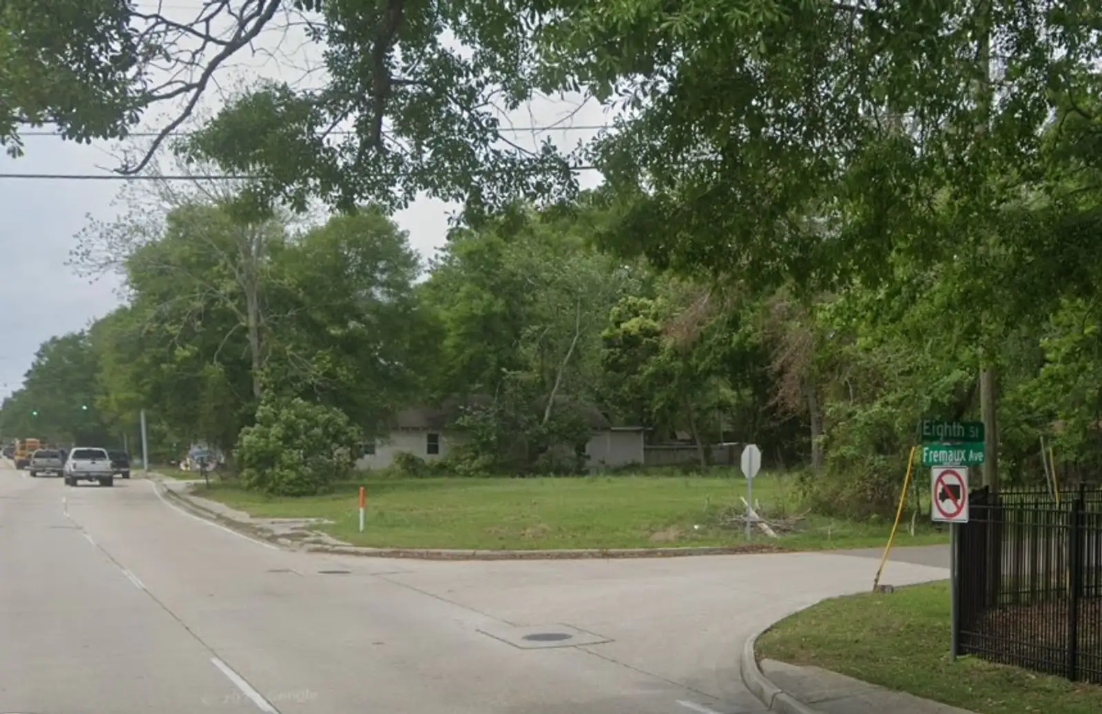 Lot in high traffic area