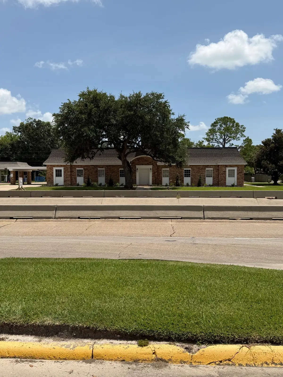 2126 Oak Park Blvd