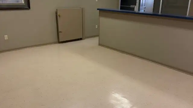 2126 Oak Park Blvd thumbnail 2