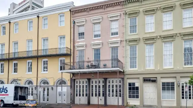 French Quarter Retail For Lease thumbnail 2