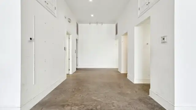 French Quarter Retail For Lease thumbnail 3