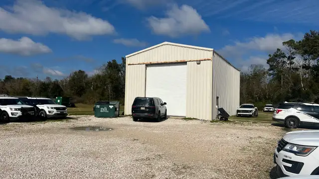 Office Warehouse Space Available thumbnail 3