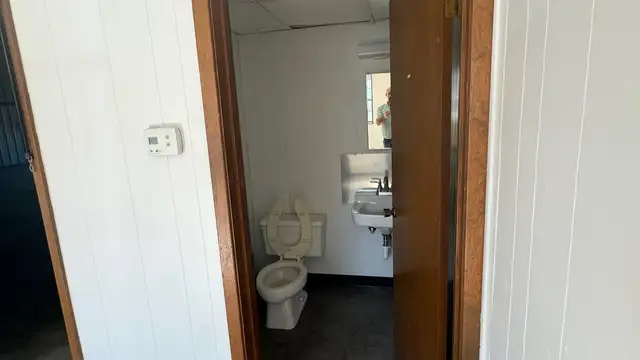 Light Industrial For Lease thumbnail 3