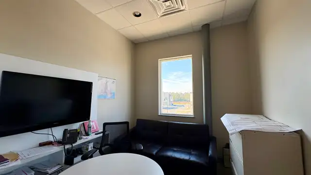 208 Centre Sarcelle Blvd thumbnail 5