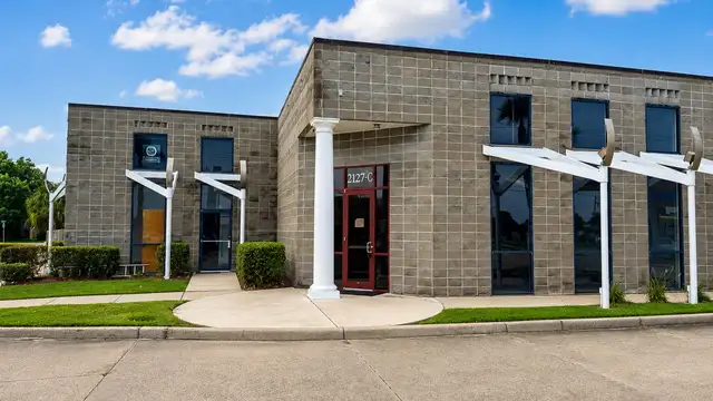 2127 Kaliste Saloom Rd Unit C thumbnail 3