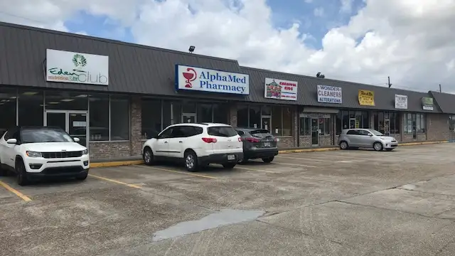 2074 Woodmere Blvd thumbnail 2
