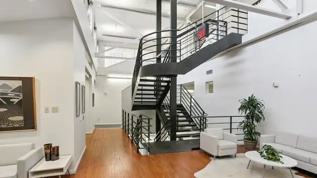 430 Notre Dame St thumbnail 5