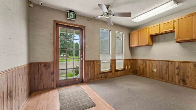 13953 Perkins Rd thumbnail 4